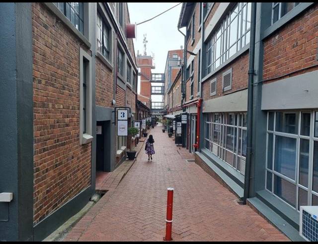 BUSINESS PROPERTY TO RENT IN MOWBRAY